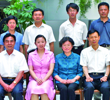 2005年，时任教育部副部长吴启迪来校视察
